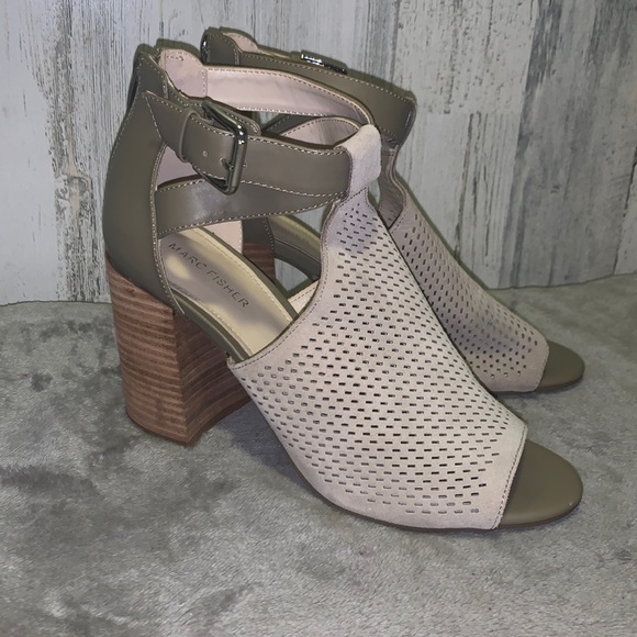 1020 Marc Fisher Gabie-T Leather Stacked Block Heel Sandals AS IS - Picture 8 of 10